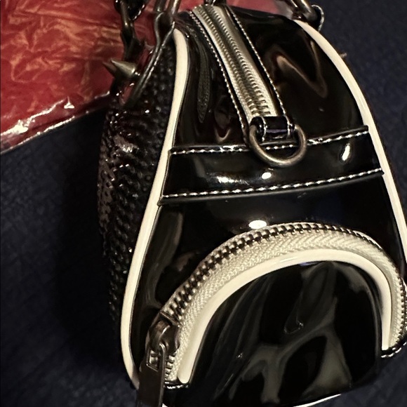 Dolls Kill - Picture 5 of 6